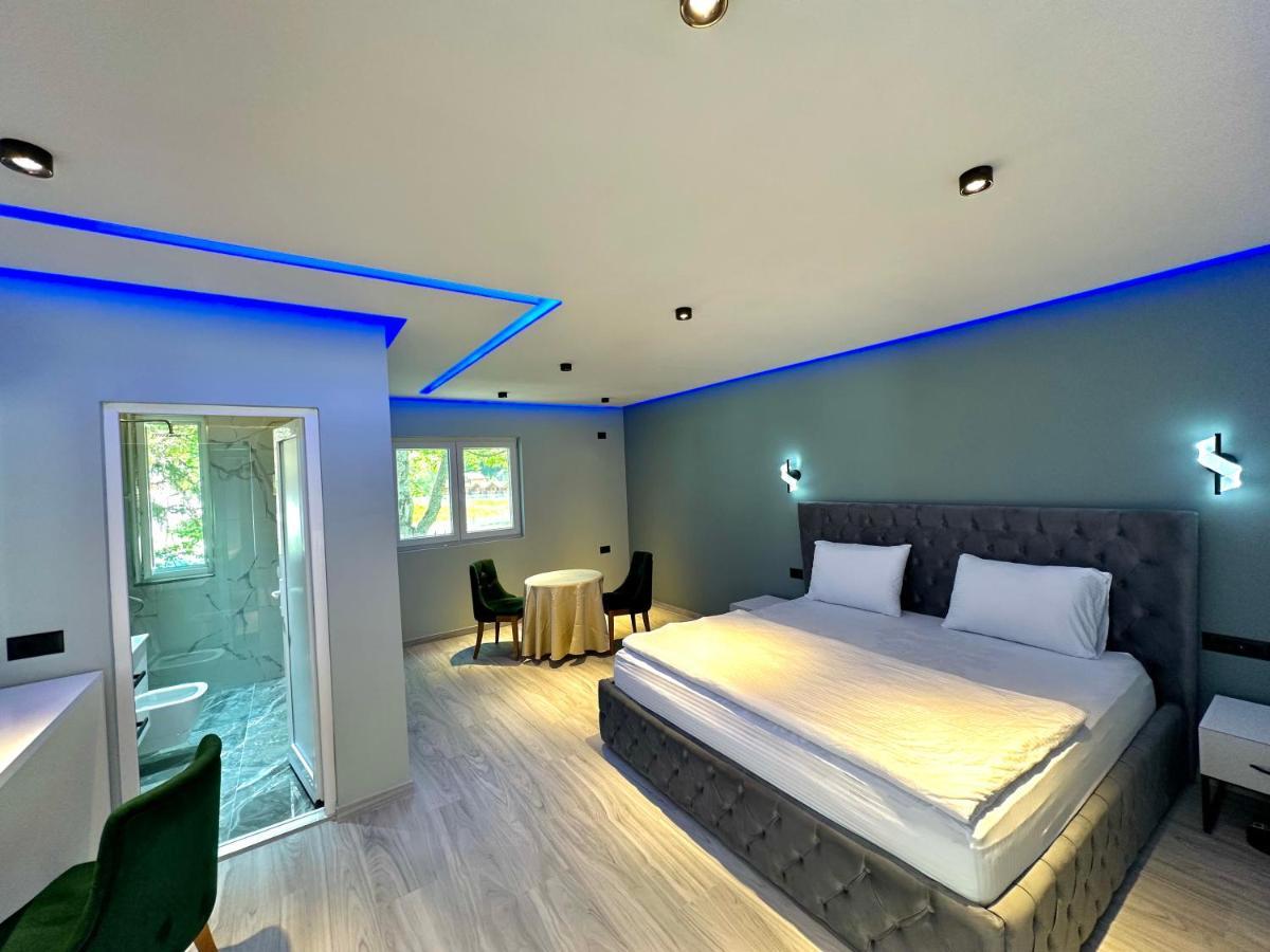 Breezy Hotel 발보너 외부 사진