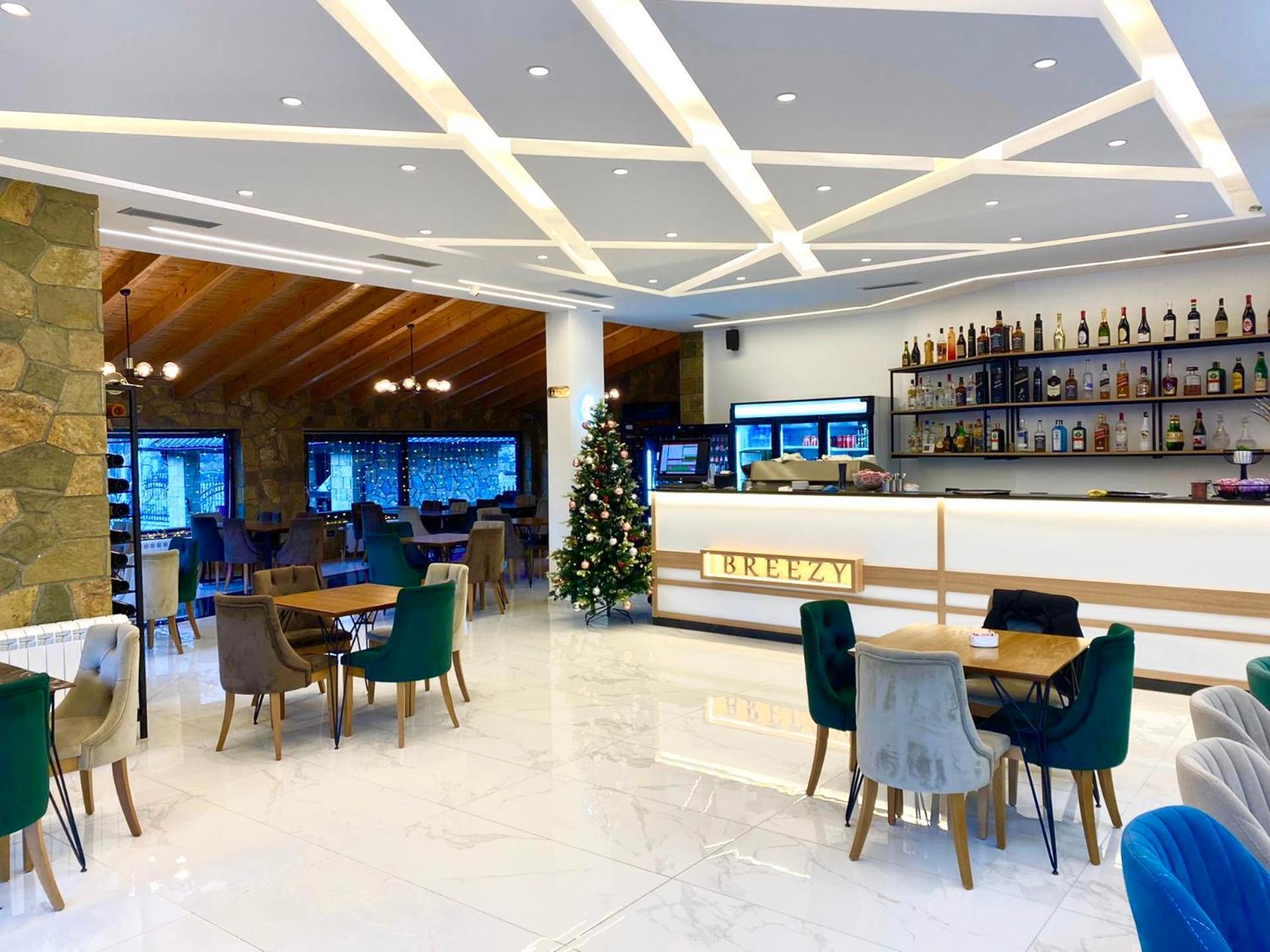 Breezy Hotel 발보너 외부 사진